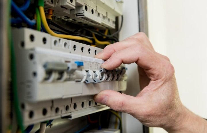 electrician gold coast switchboard fix